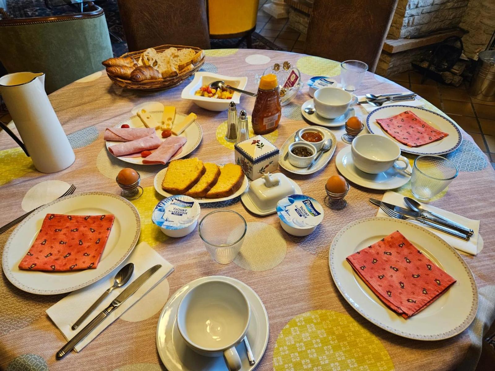 Domaine Bassy Hotel Saint-Gengoux-de-Scisse ภายนอก รูปภาพ
